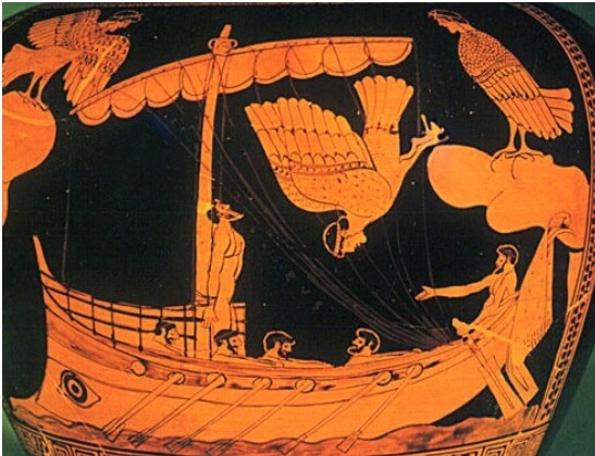foto de uma pintura feita em vaso grego antigo. A imagem está representando homens em uma barco com criaturas meio mulher meio ave voando em volta do barco.